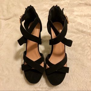 Black strapy platform heels!